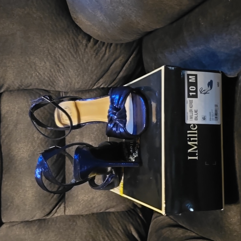 Dress shoes